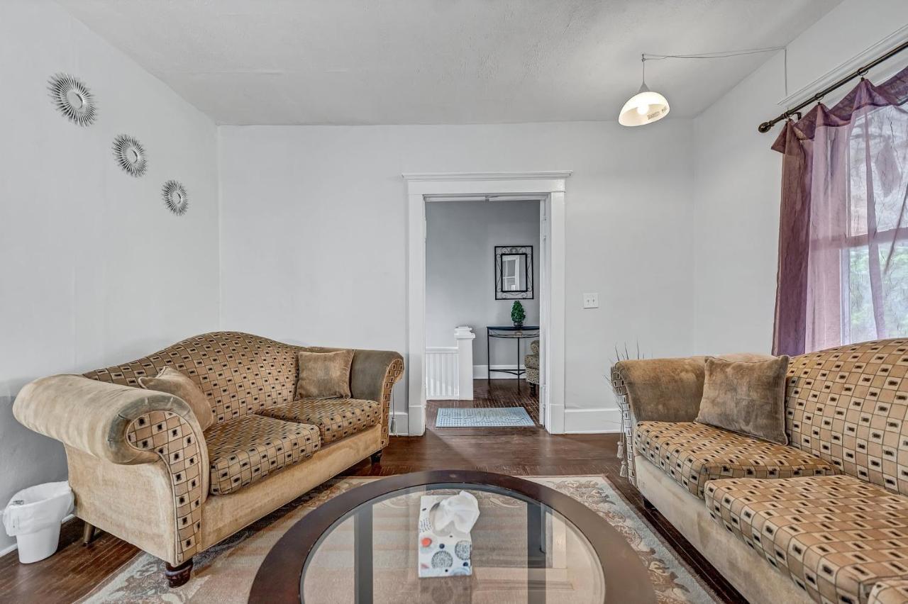Renovated Main Floor Large 3 Bed House Villa Buffalo Exterior photo